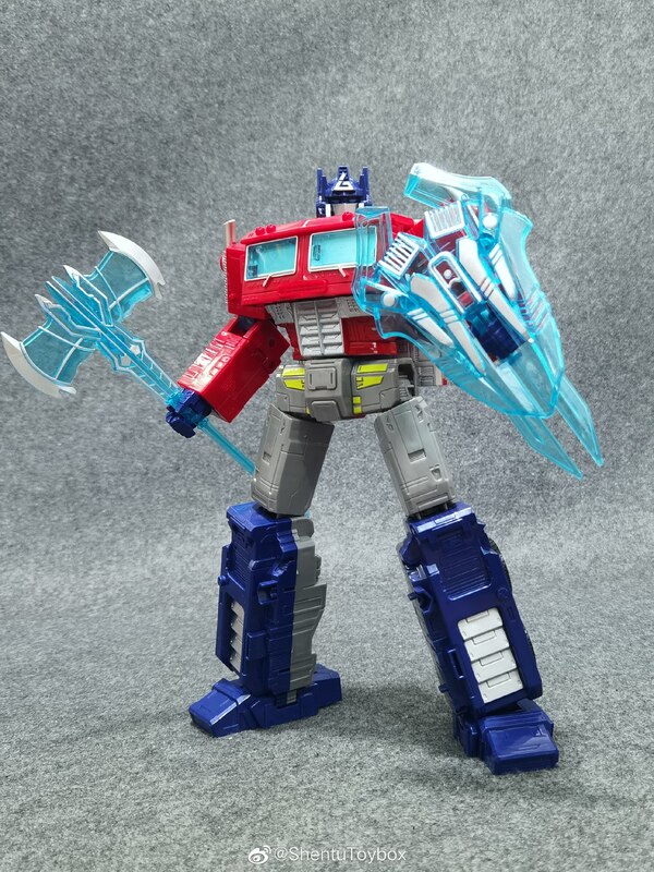 Iron Commander Oversized Earthrise Optimus Prime  (5 of 9)